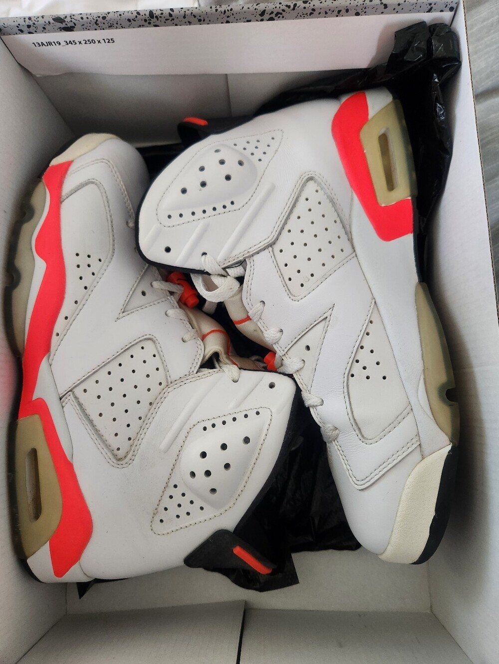Nike Air Jordan 6 Retro in Box, Size 9